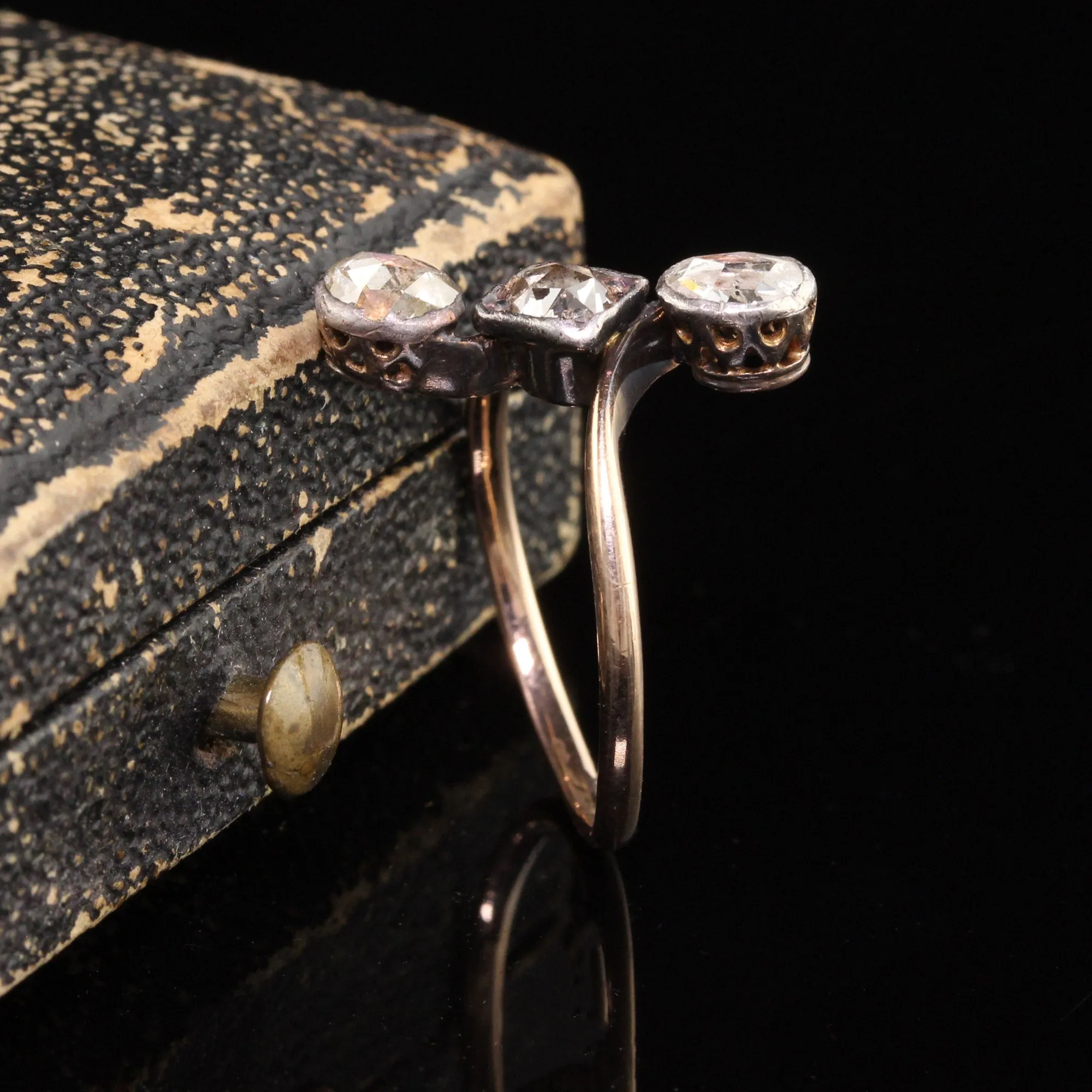 Antique Georgian 18K Yellow Gold Silver Top Rose Cut Diamond Three Stone Ring