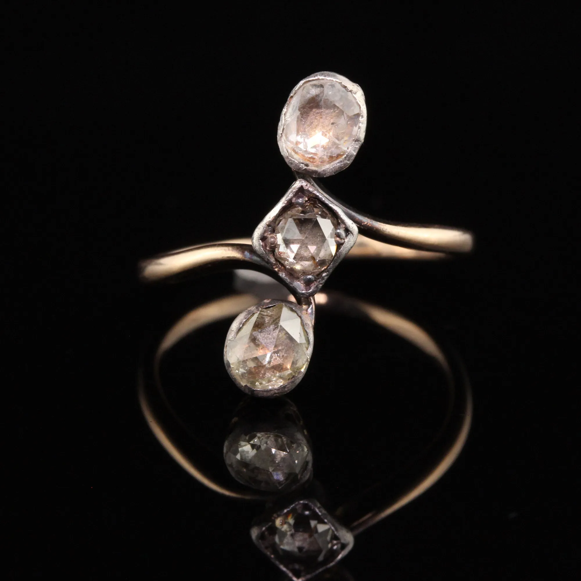 Antique Georgian 18K Yellow Gold Silver Top Rose Cut Diamond Three Stone Ring
