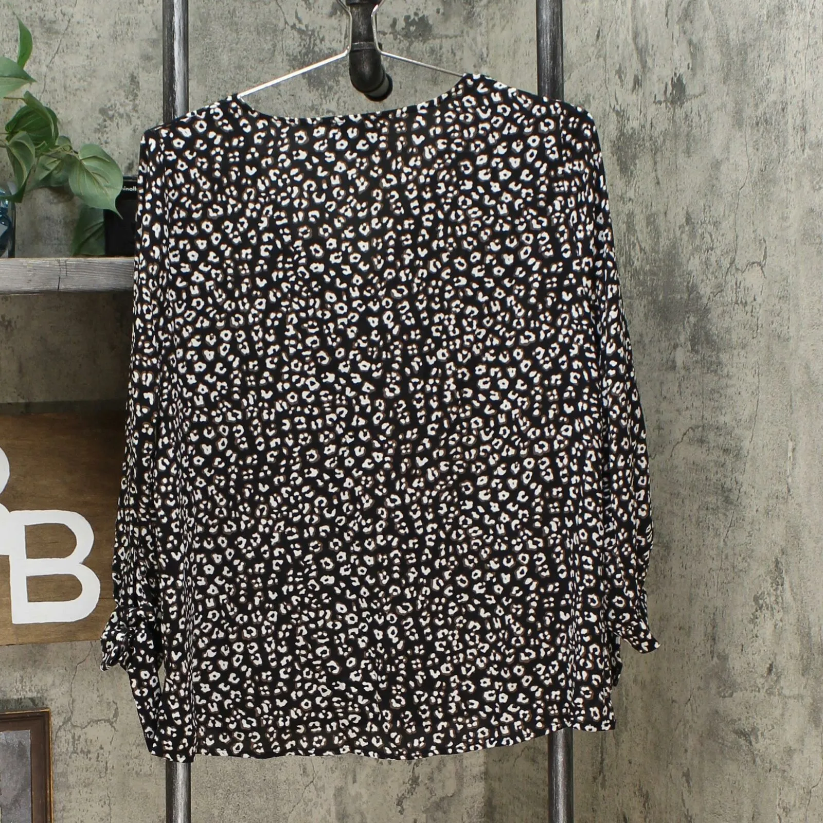 Cece Women's Leopard Print Tie Sleeve Blouse