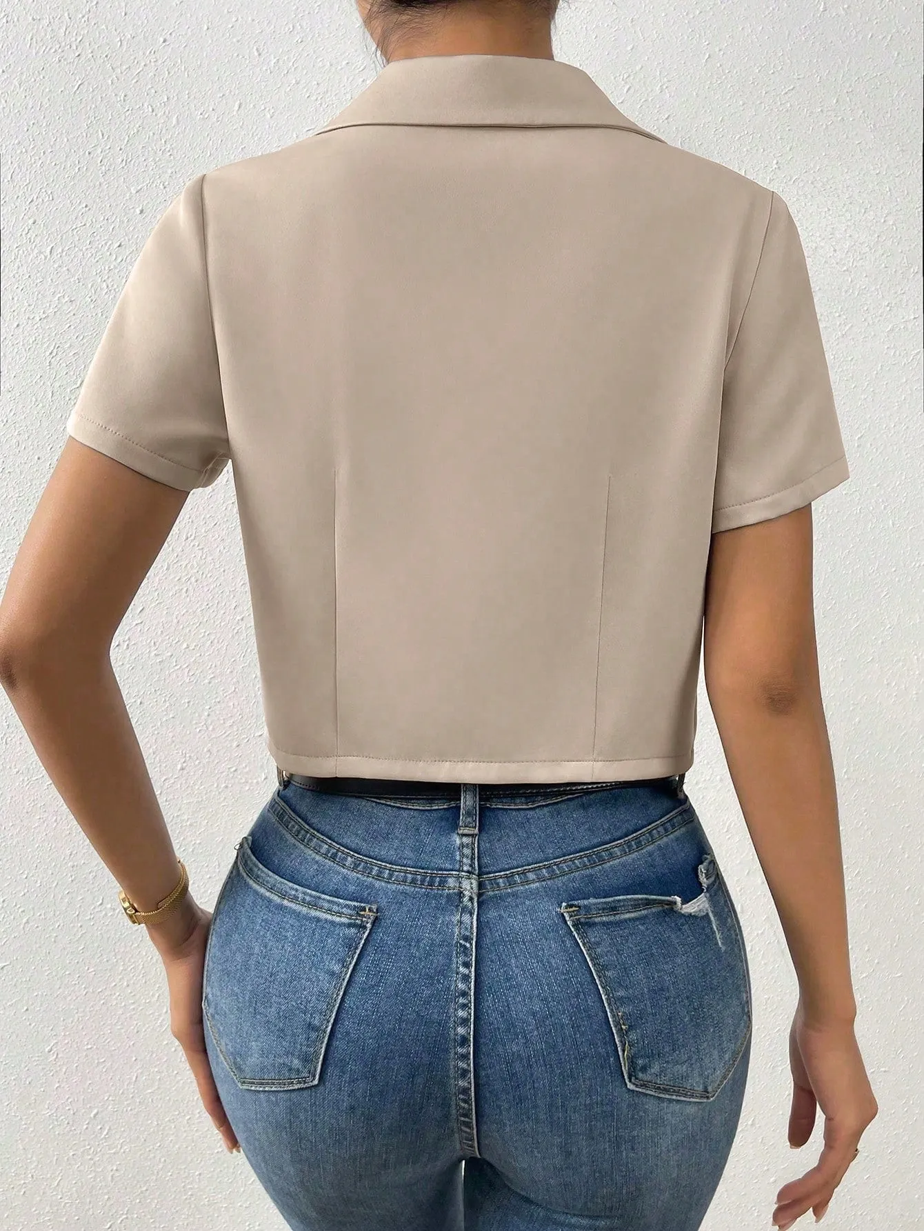 Cherry Vibes: Blazer Corto de Manga Corta en