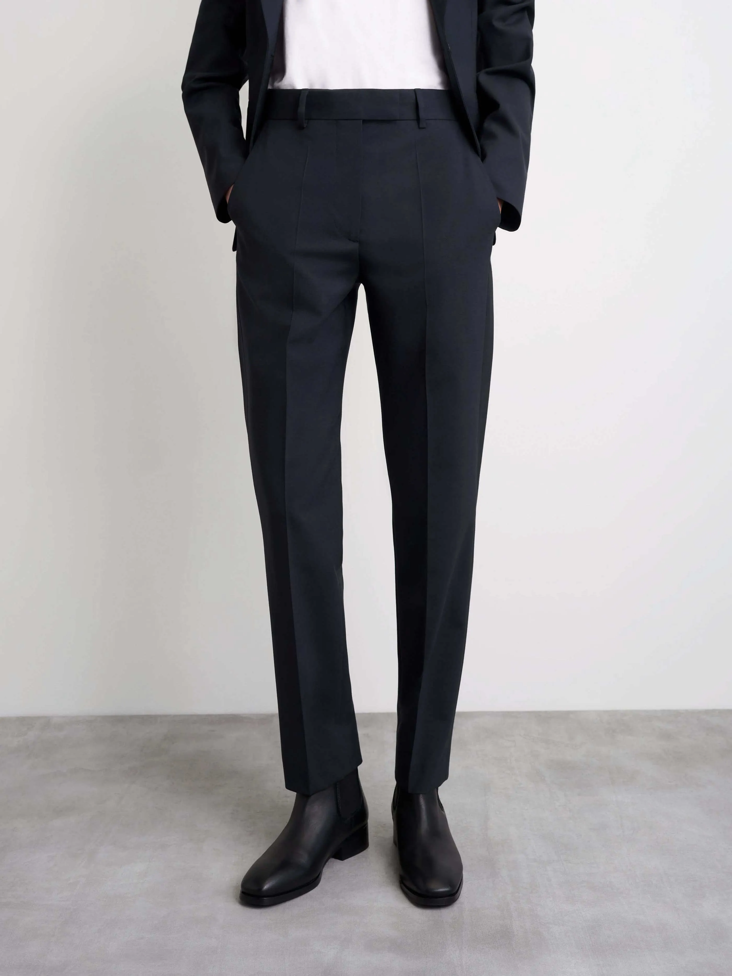 Crio Trousers in Navy