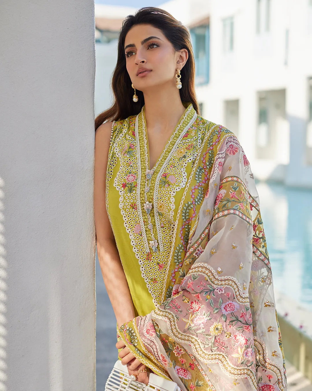 Faiza Saqlain | LILIANA | Estera