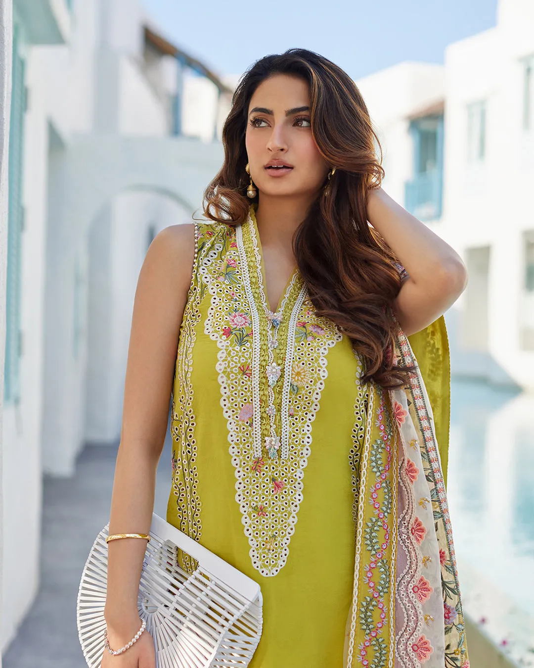 Faiza Saqlain | LILIANA | Estera