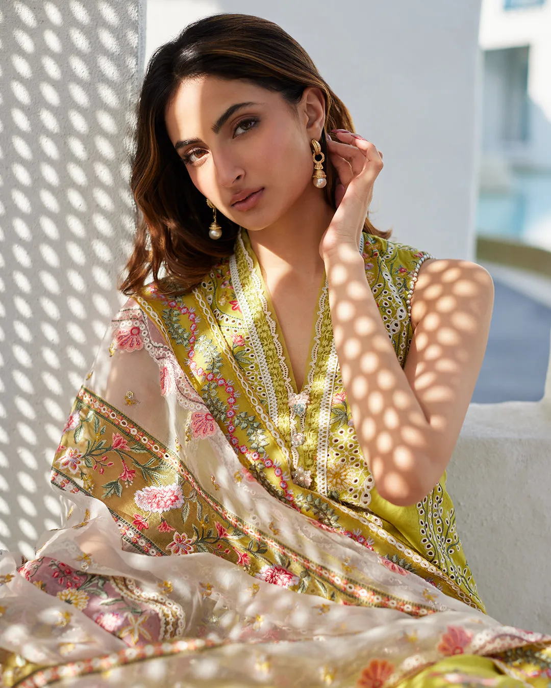 Faiza Saqlain | LILIANA | Estera