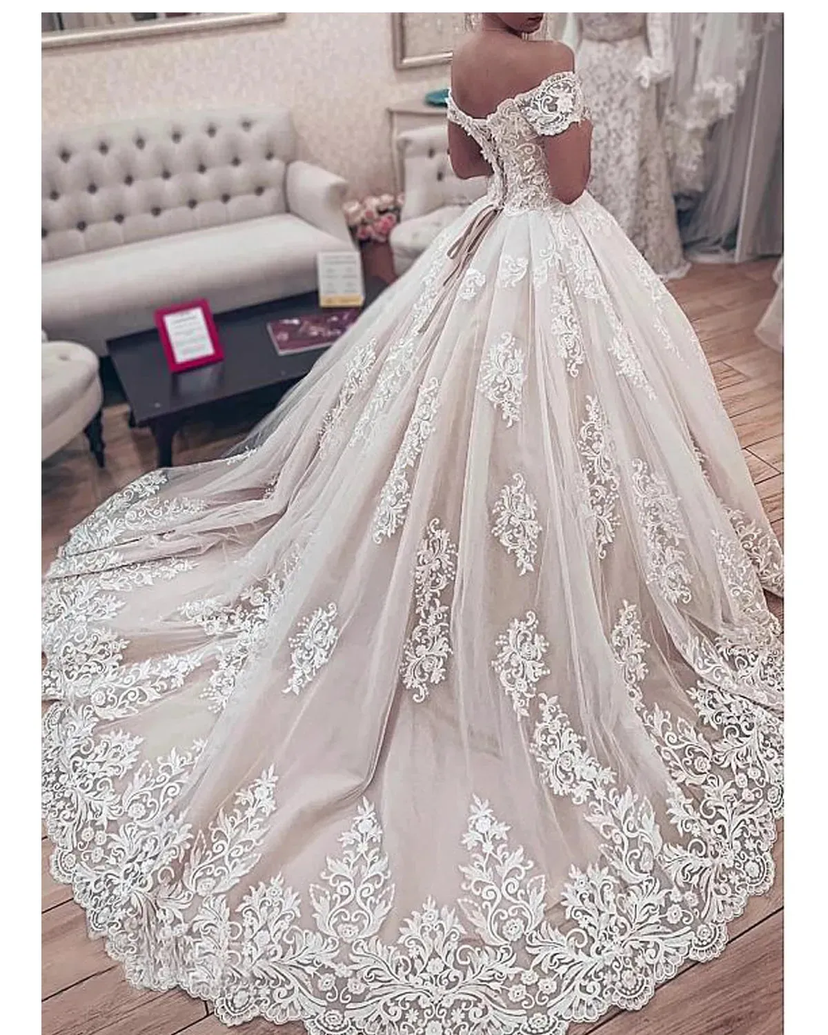 Gorgeous Lace Ball Gown Wedding Dresses Latest Sweetheart Off The Shoulder Appliques Lace Up Back Muslim Bride Wedding Gown