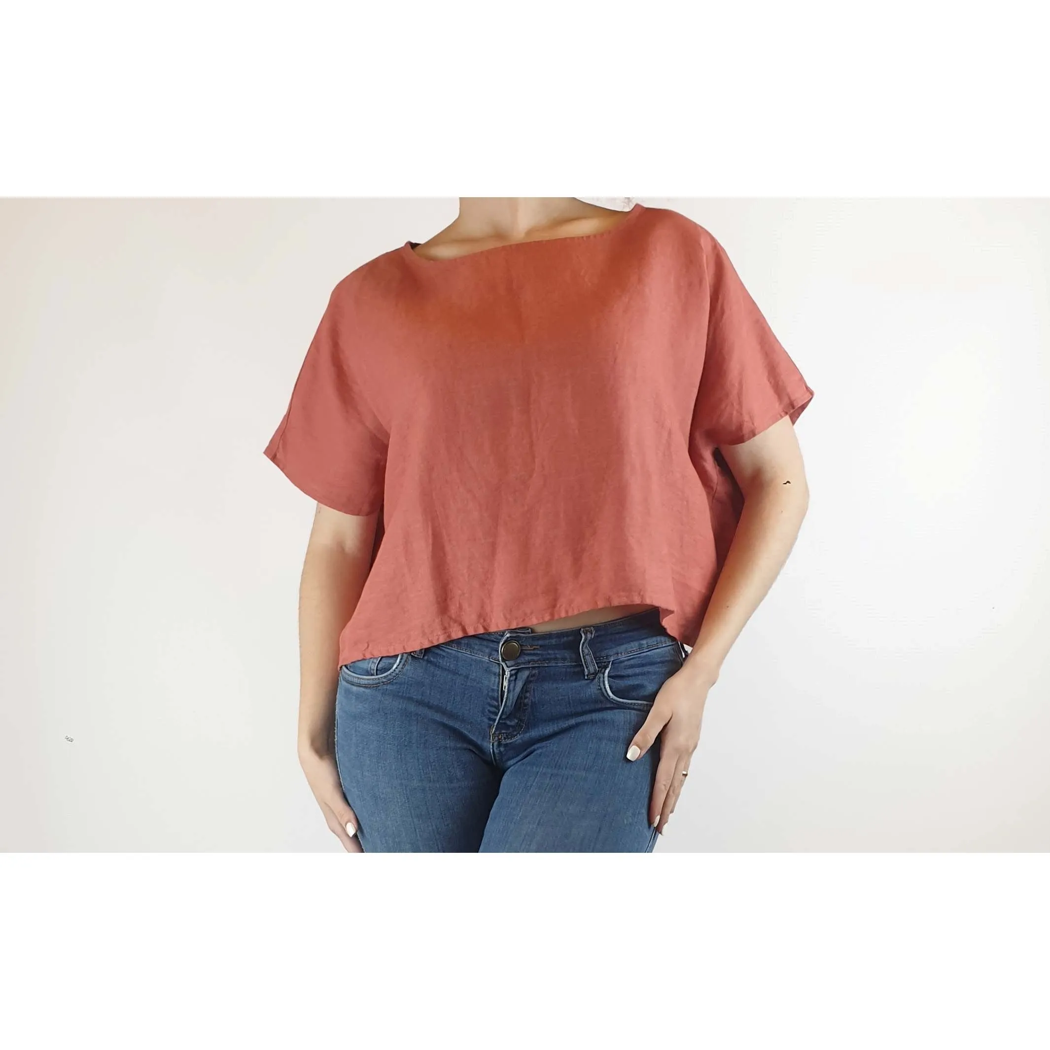 Kuwaii 100% linen red boxy cropped top size 10