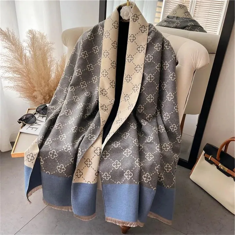 Luxe Cashmere Poncho Scarf for Women - Stylish Winter Wrap in Soft Cashmere