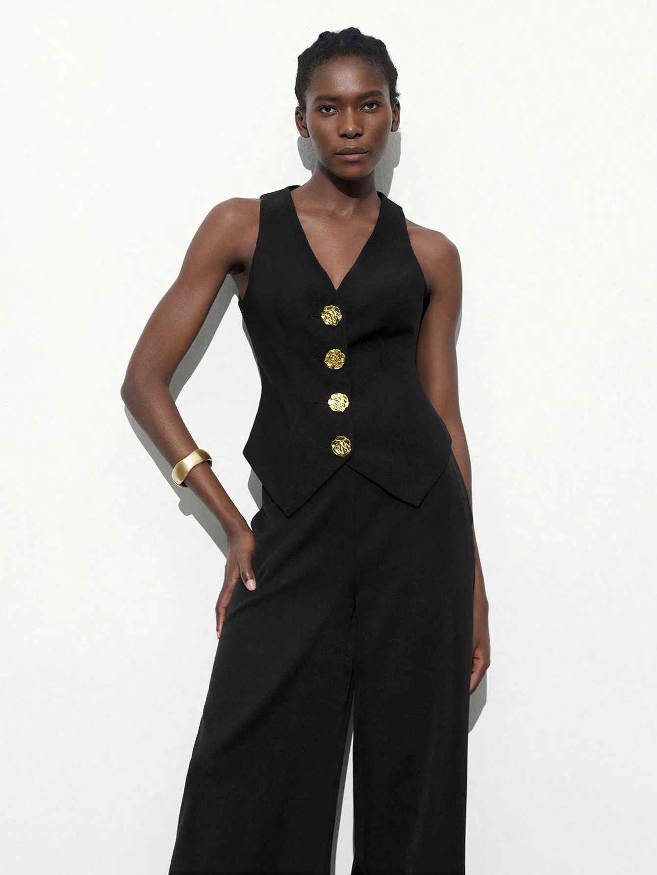 Maija Chaleco Mujer: Elegancia Moderna en Cherry Vibes 🇨🇷
