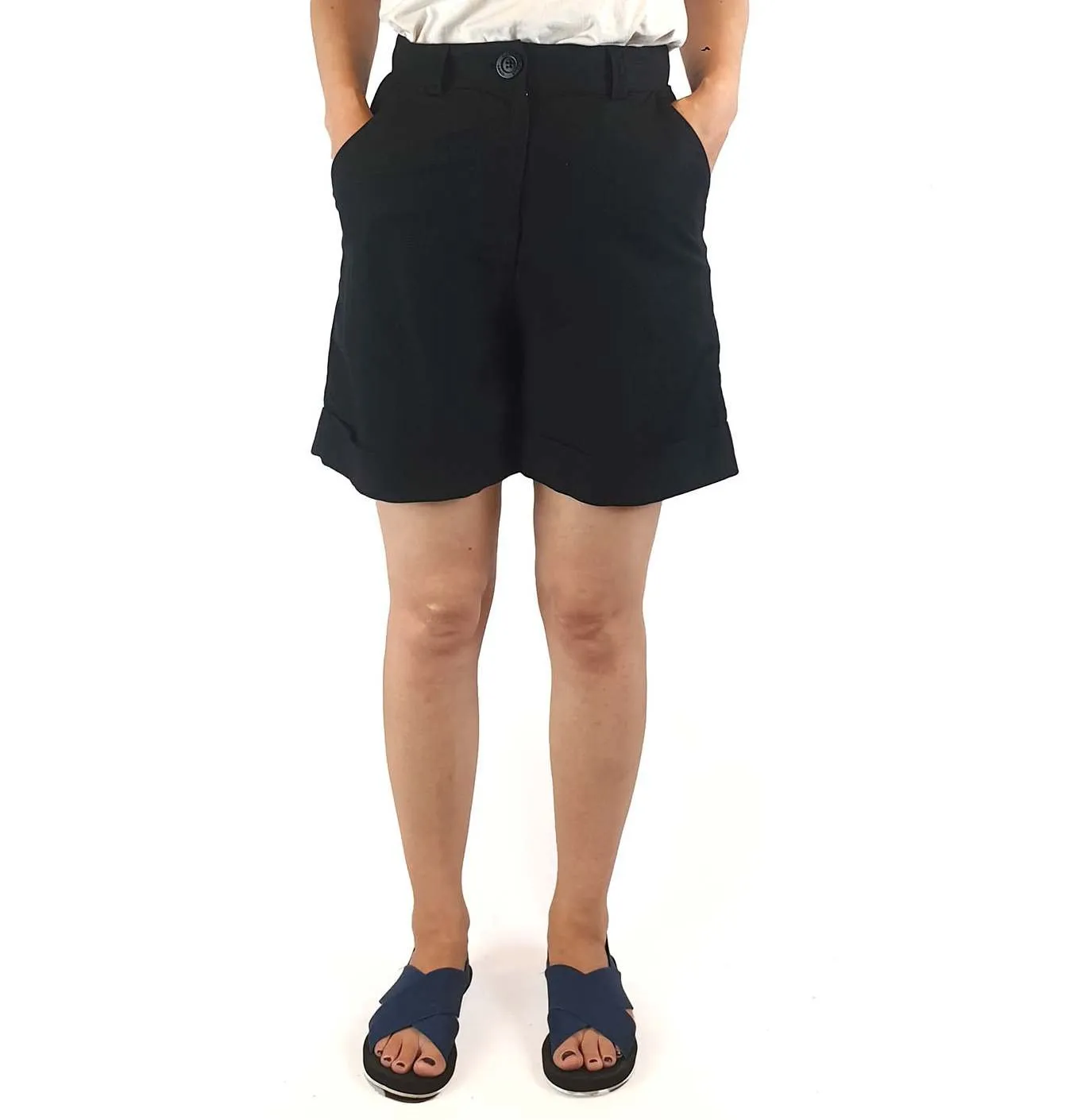Obus black linen shorts with pockets size 1 (best fits size 8)
