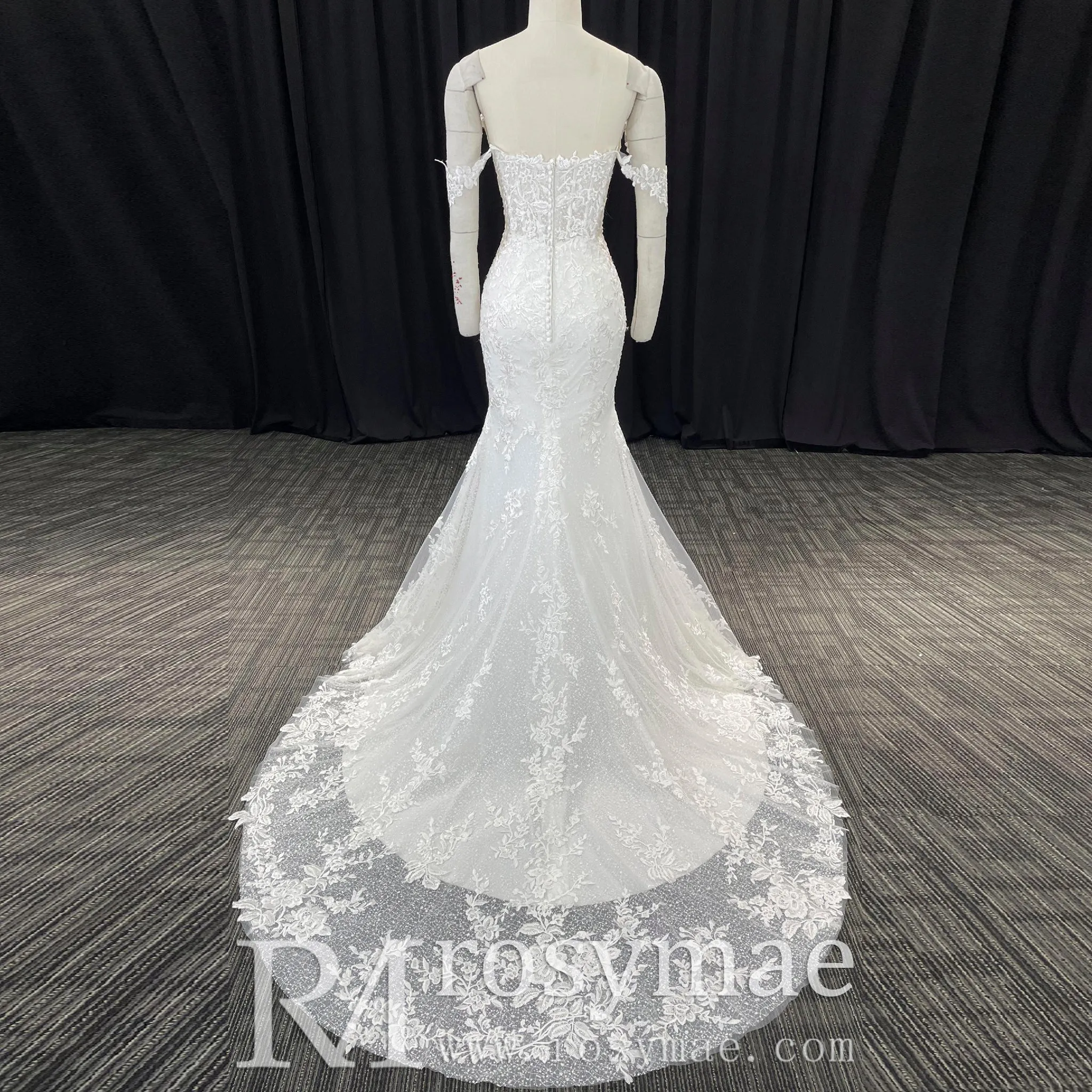 Off the Shoulder Lace Trumpet Wedding Dresses with Sweetheart Neck