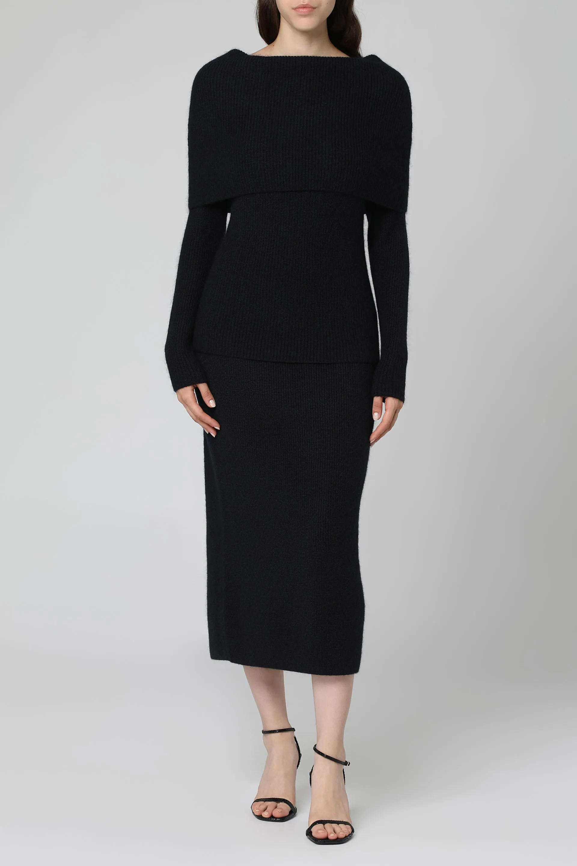 Pencil knit skirt